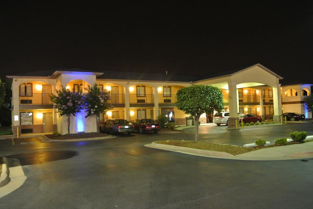 Americas Best Value Inn And Suites Little Rock Zewnętrze zdjęcie
